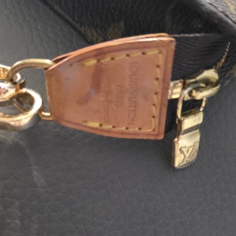 Louis Vuitton Women's Luxury Wallet - Picture 4 of 8